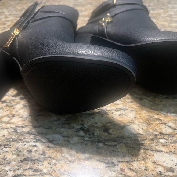 MICHAEL KORS WOMEN TALLY MK LOGO BLACK FAUX LEATHER DRESSY OFFICE BOOTS - Picture 8 of 9